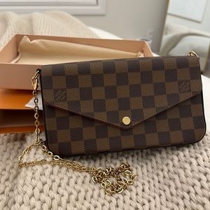 Louis Vuitton  Pochette felicie